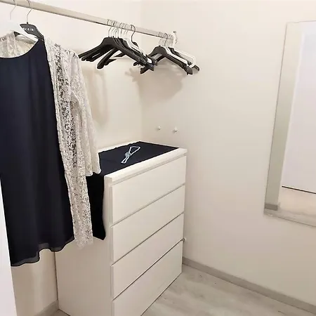 Apartment Tutto Intorno. Mare, Parcheggio Privato, Negozi.