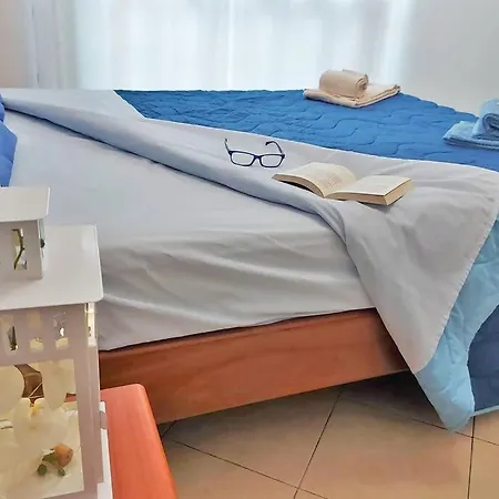 Lägenhet Tutto Intorno. Mare, Parcheggio Privato, Negozi. Pietra Ligure