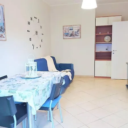 Tutto Intorno. Mare, Parcheggio Privato, Negozi. Apartment *