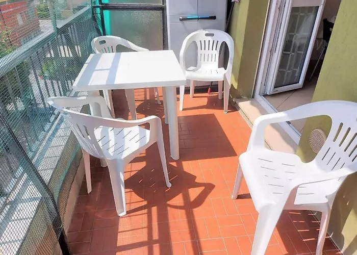 Lägenhet Tutto Intorno. Mare, Parcheggio Privato, Negozi. *