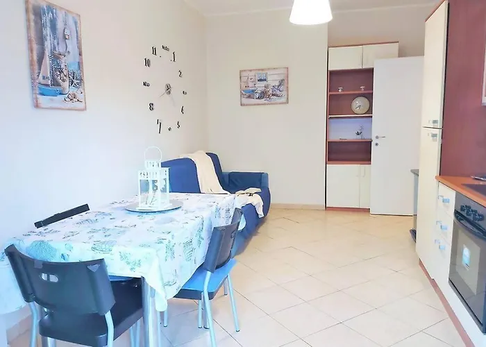 Tutto Intorno. Mare, Parcheggio Privato, Negozi. Lägenhet *
