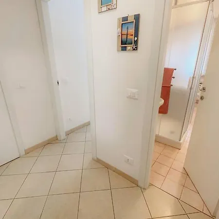 Apartamento Tutto Intorno. Mare, Parcheggio Privato, Negozi. Pietra Ligure